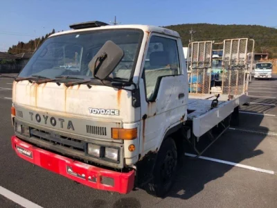 Toyota DYNA  с аукциона в Японии
