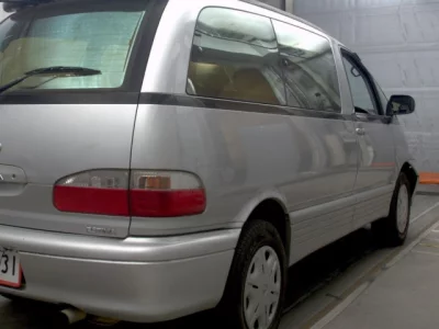 Toyota ESTIMA  с аукциона в Японии