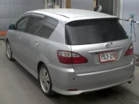 Toyota IPSUM лот № 17017 оценка 4  с аукциона в Японии 1