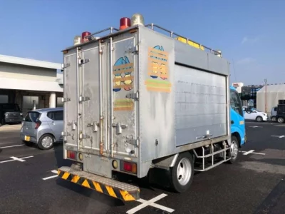 Toyota DYNA  с аукциона в Японии