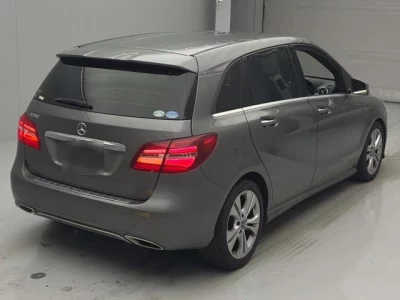 Mercedes-Benz B CLASS