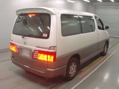 Toyota HIACE  с аукциона в Японии