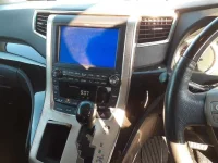 Toyota ALPHARD лот № 30486 оценка 4  с аукциона в Японии 8