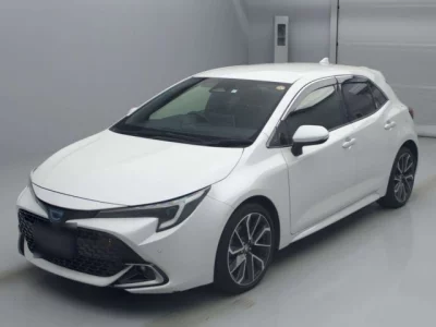 Toyota COROLLA SPORT  с аукциона в Японии