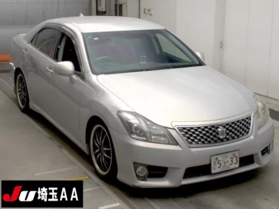 Toyota CROWN  с аукциона в Японии