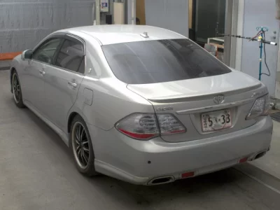Toyota CROWN  с аукциона в Японии