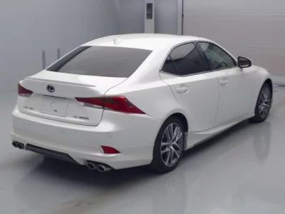 Lexus IS