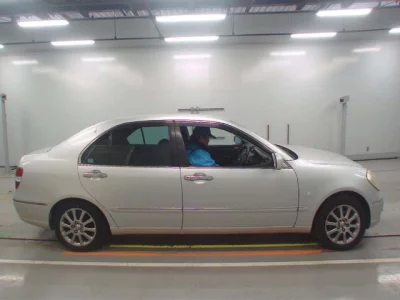 Toyota BREVIS  с аукциона в Японии