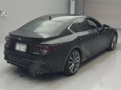 Lexus IS