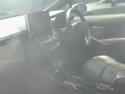 Toyota COROLLA SPORT  с аукциона в Японии