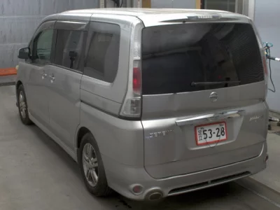 Nissan SERENA  с аукциона в Японии