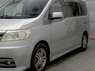 Nissan SERENA  с аукциона в Японии
