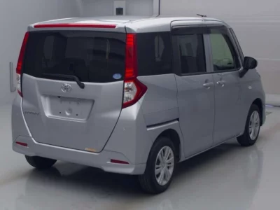 Toyota ROOMY  с аукциона в Японии