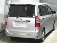 Toyota NOAH лот № 3002 оценка 4  с аукциона в Японии 1