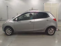 Mazda DEMIO лот № 30517 оценка 3.5  с аукциона в Японии 3