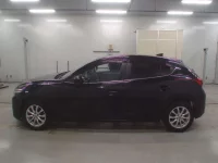 Mazda AXELA лот № 30518 оценка 4  с аукциона в Японии 3