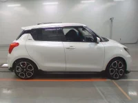 Suzuki SWIFT лот № 30528 оценка 4  с аукциона в Японии 2