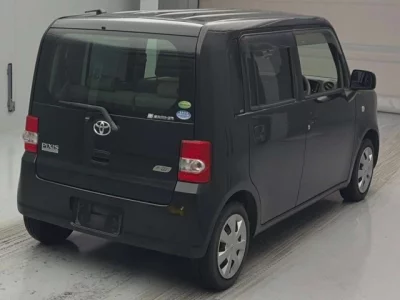 Toyota PIXIS SPACE  с аукциона в Японии