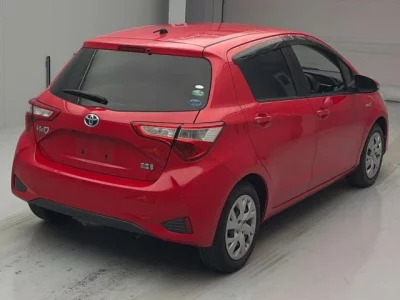 Toyota VITZ  с аукциона в Японии