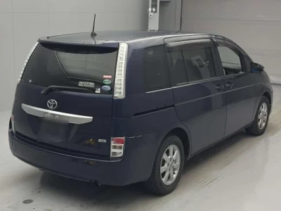 Toyota ISIS
