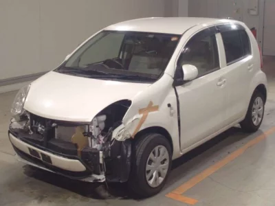 Toyota PASSO  с аукциона в Японии