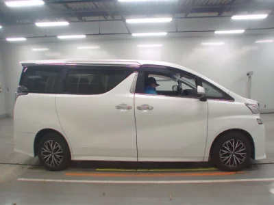 Toyota VELLFIRE  с аукциона в Японии