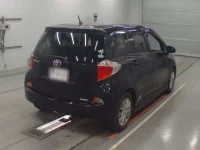 Toyota RACTIS лот № 30564 оценка 3.5  с аукциона в Японии 1