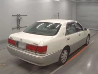 Toyota CROWN лот № 30571 оценка 3  с аукциона в Японии 1