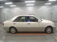Toyota CROWN лот № 30571 оценка 3  с аукциона в Японии 2