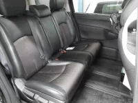 Nissan ELGRAND лот № 30582 оценка 4  с аукциона в Японии 9