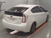 Toyota Prius лот № 30590 оценка 3.5  с аукциона в Японии 1