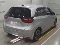 Honda FIT лот № 30602 оценка 5  с аукциона в Японии 1