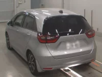 Honda FIT лот № 30602 оценка 5  с аукциона в Японии 5