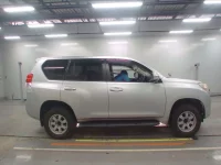 Toyota LAND CRUISER PRADO лот № 30606 оценка 4  с аукциона в Японии 2
