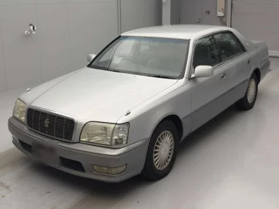 Toyota CROWN  с аукциона в Японии