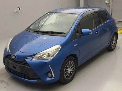 Toyota VITZ  с аукциона в Японии