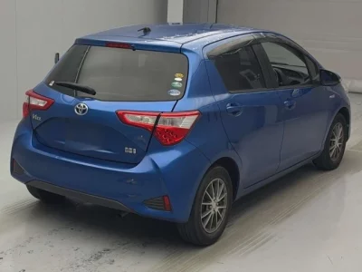 Toyota VITZ  с аукциона в Японии