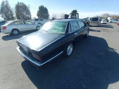Jaguar XJ SERIES