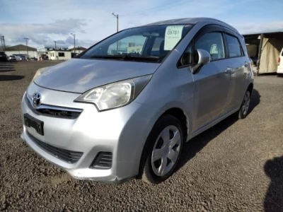 Toyota RACTIS  с аукциона в Японии