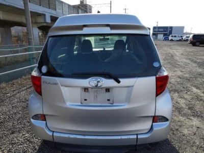 Toyota RACTIS  с аукциона в Японии