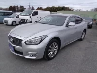 Nissan FUGA лот № 828 оценка 4  с аукциона в Японии 4