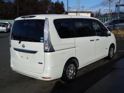 Nissan SERENA  с аукциона в Японии