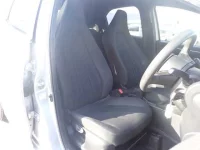 Toyota YARIS лот № 3 оценка 3.5  с аукциона в Японии 5