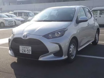Toyota YARIS  с аукциона в Японии