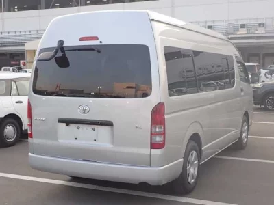 Toyota HIACE  с аукциона в Японии