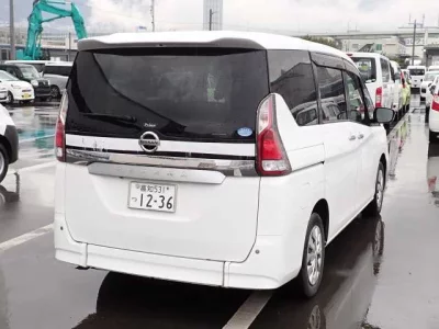 Nissan SERENA  с аукциона в Японии