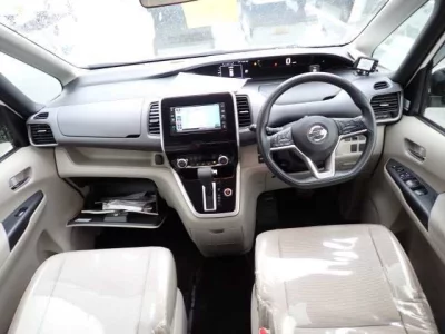 Nissan SERENA  с аукциона в Японии