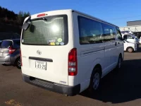 Toyota HIACE VAN лот № 53 оценка 3.5  с аукциона в Японии 1