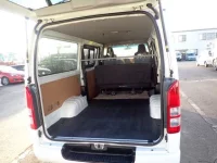 Toyota HIACE VAN лот № 106 оценка R  с аукциона в Японии 7