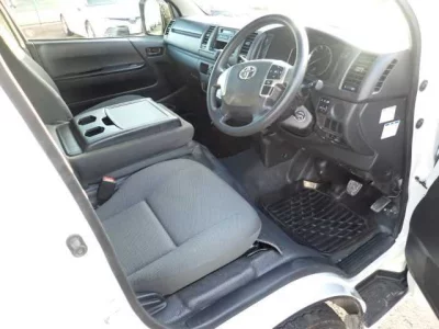 Toyota HIACE VAN  с аукциона в Японии